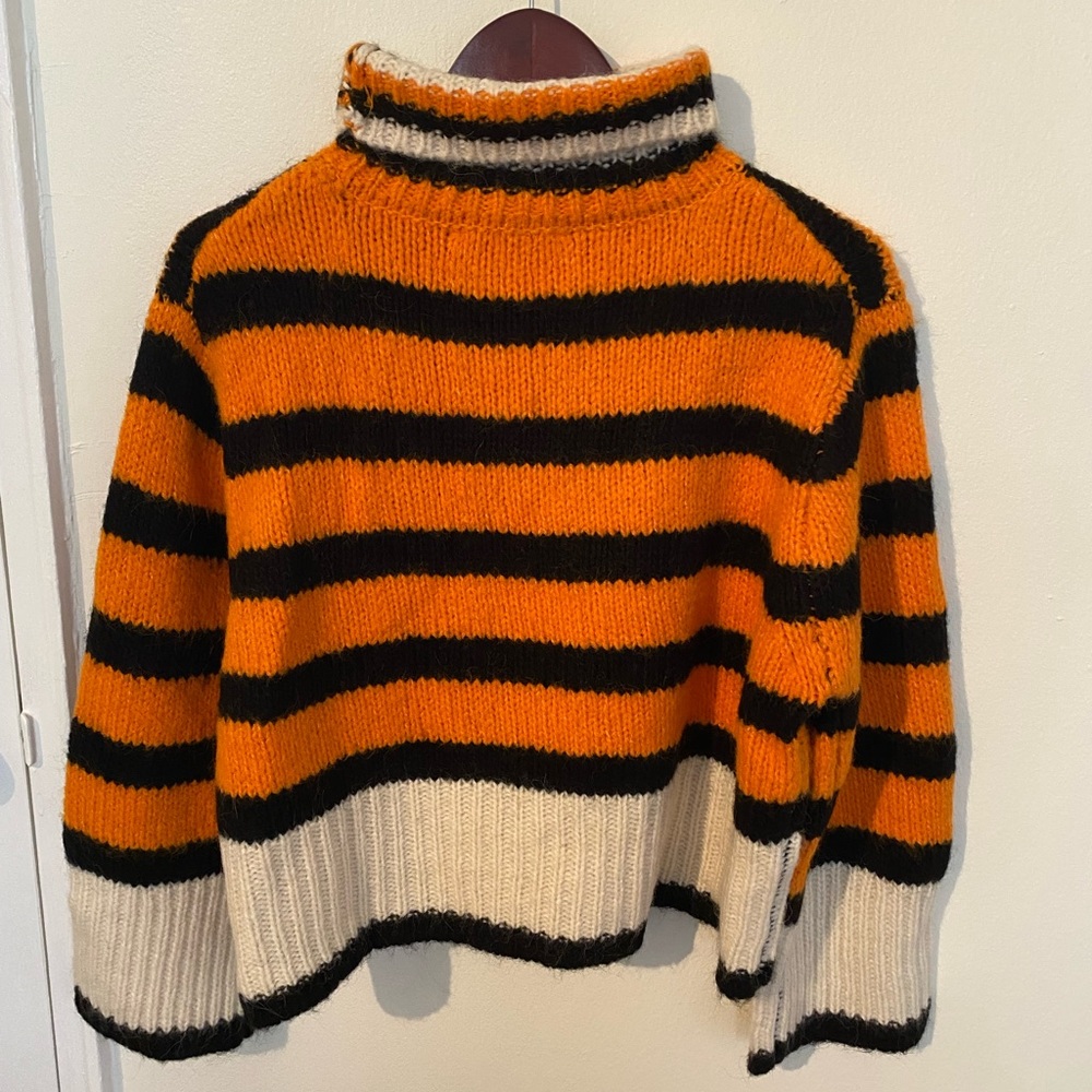 Brand new cute Zara sweater!